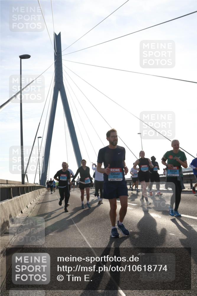 03.10.2026 - Köhlbrandbrückenlauf Tim E. http://msf.ph/oto/10618774 03.10.2026 09:36:57 Position 1 2619 meine-sportfotos.de