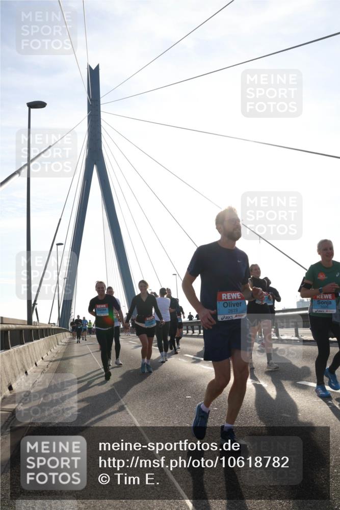 03.10.2026 - Köhlbrandbrückenlauf Tim E. http://msf.ph/oto/10618782 03.10.2026 09:36:57 Position 1 2619, 3326 meine-sportfotos.de