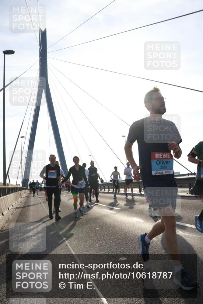 03.10.2026 - Köhlbrandbrückenlauf Tim E. http://msf.ph/oto/10618787 03.10.2026 09:36:58 Position 1 2619 meine-sportfotos.de