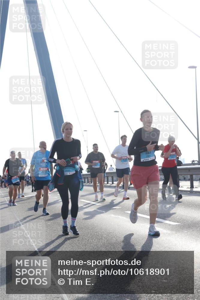 03.10.2026 - Köhlbrandbrückenlauf Tim E. http://msf.ph/oto/10618901 03.10.2026 09:37:05 Position 1 2835, 2866 meine-sportfotos.de