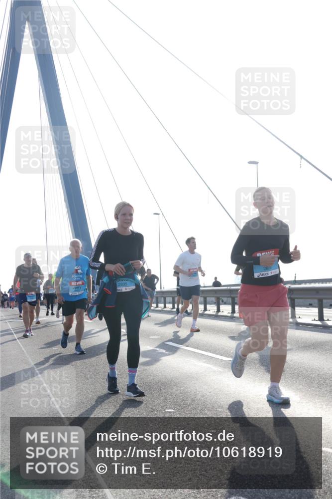 03.10.2026 - Köhlbrandbrückenlauf Tim E. http://msf.ph/oto/10618919 03.10.2026 09:37:06 Position 1 2835, 2860 meine-sportfotos.de