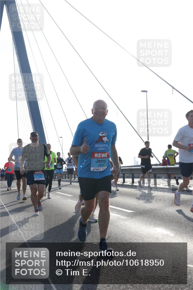 03.10.2026 - Köhlbrandbrückenlauf Tim E. http://msf.ph/oto/10618950 03.10.2026 09:37:08 Position 1 1144, 3400 meine-sportfotos.de
