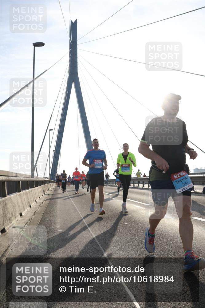03.10.2026 - Köhlbrandbrückenlauf Tim E. http://msf.ph/oto/10618984 03.10.2026 09:37:10 Position 1 1144 meine-sportfotos.de