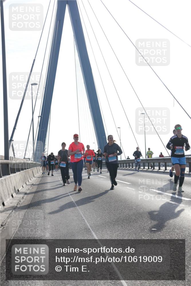 03.10.2026 - Köhlbrandbrückenlauf Tim E. http://msf.ph/oto/10619009 03.10.2026 09:37:12 Position 1  meine-sportfotos.de