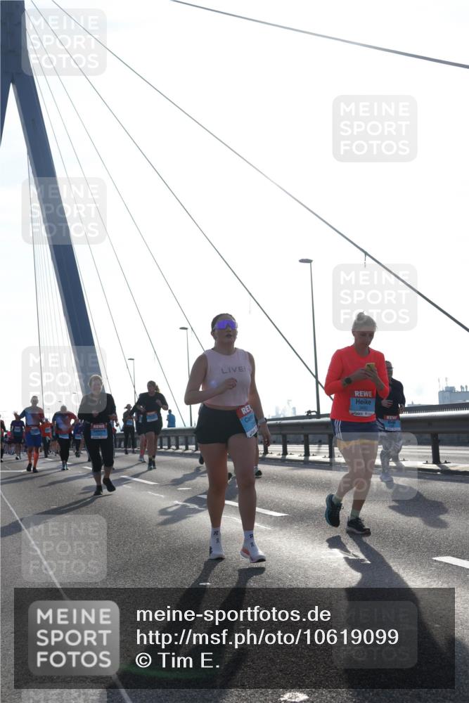 03.10.2026 - Köhlbrandbrückenlauf Tim E. http://msf.ph/oto/10619099 03.10.2026 09:37:18 Position 1 3492 meine-sportfotos.de