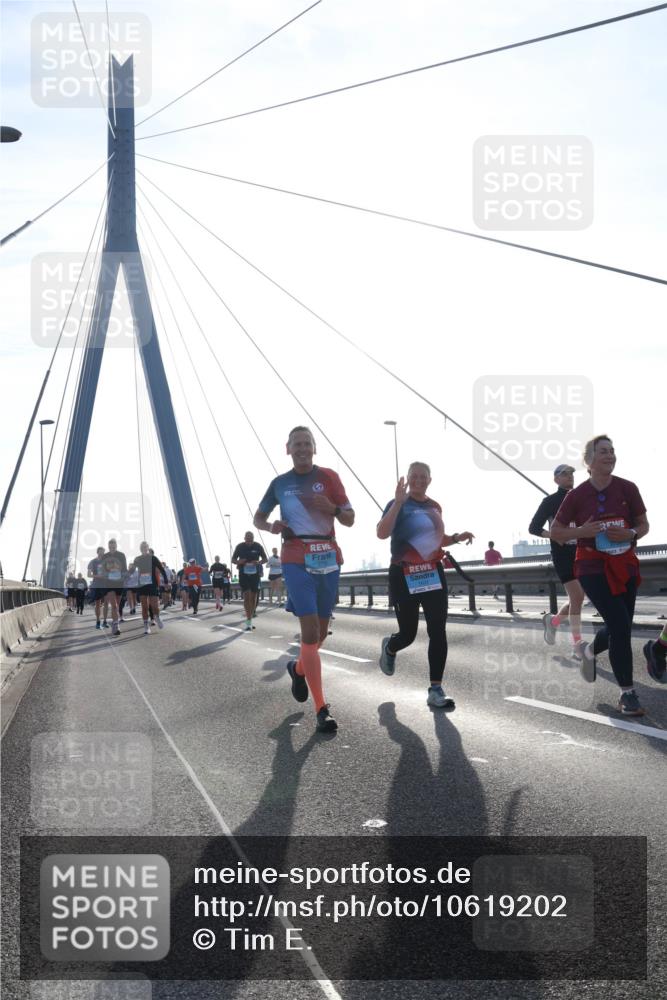03.10.2026 - Köhlbrandbrückenlauf Tim E. http://msf.ph/oto/10619202 03.10.2026 09:37:24 Position 1  meine-sportfotos.de