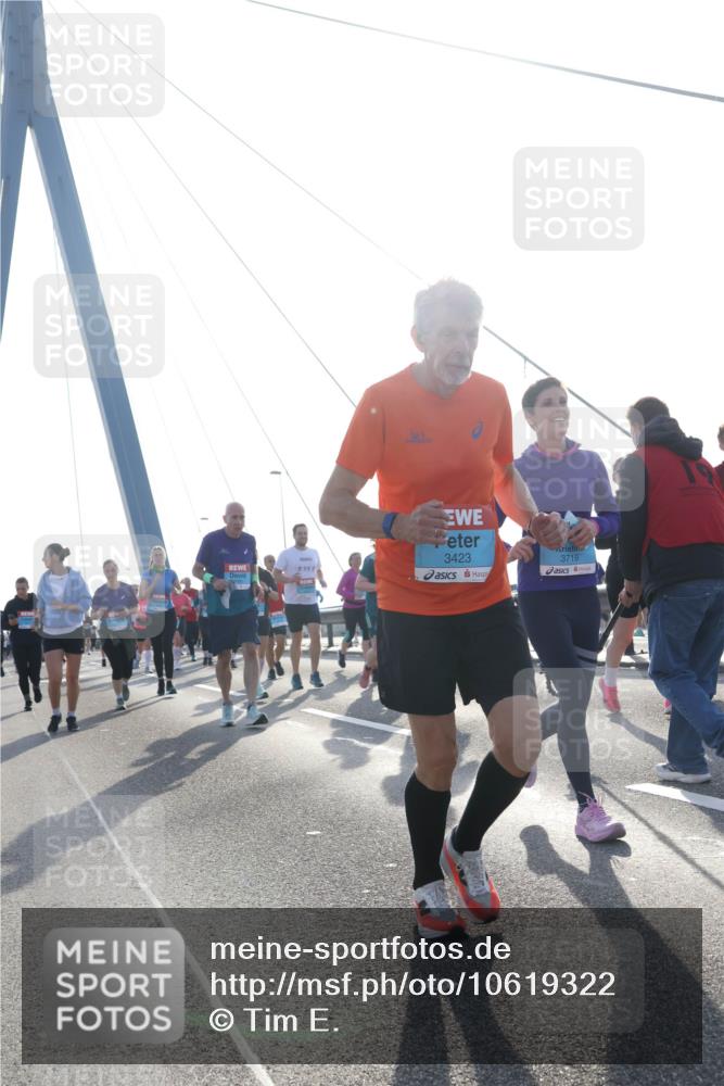 03.10.2026 - Köhlbrandbrückenlauf Tim E. http://msf.ph/oto/10619322 03.10.2026 09:37:31 Position 1 111, 3423, 3719 meine-sportfotos.de