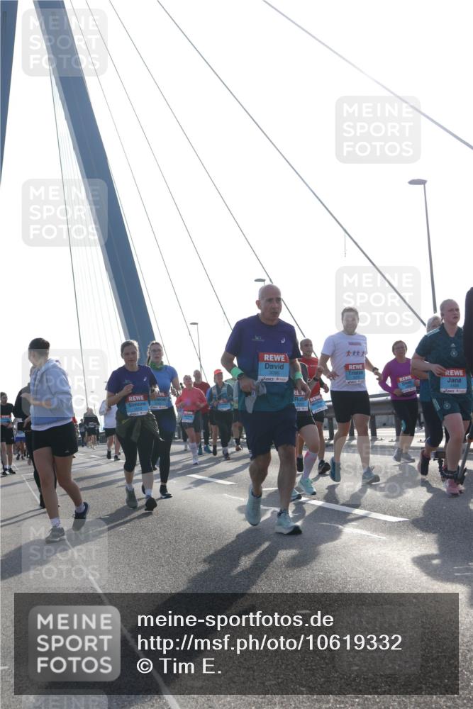03.10.2026 - Köhlbrandbrückenlauf Tim E. http://msf.ph/oto/10619332 03.10.2026 09:37:32 Position 1 3042, 1573, 3095, 1598 meine-sportfotos.de