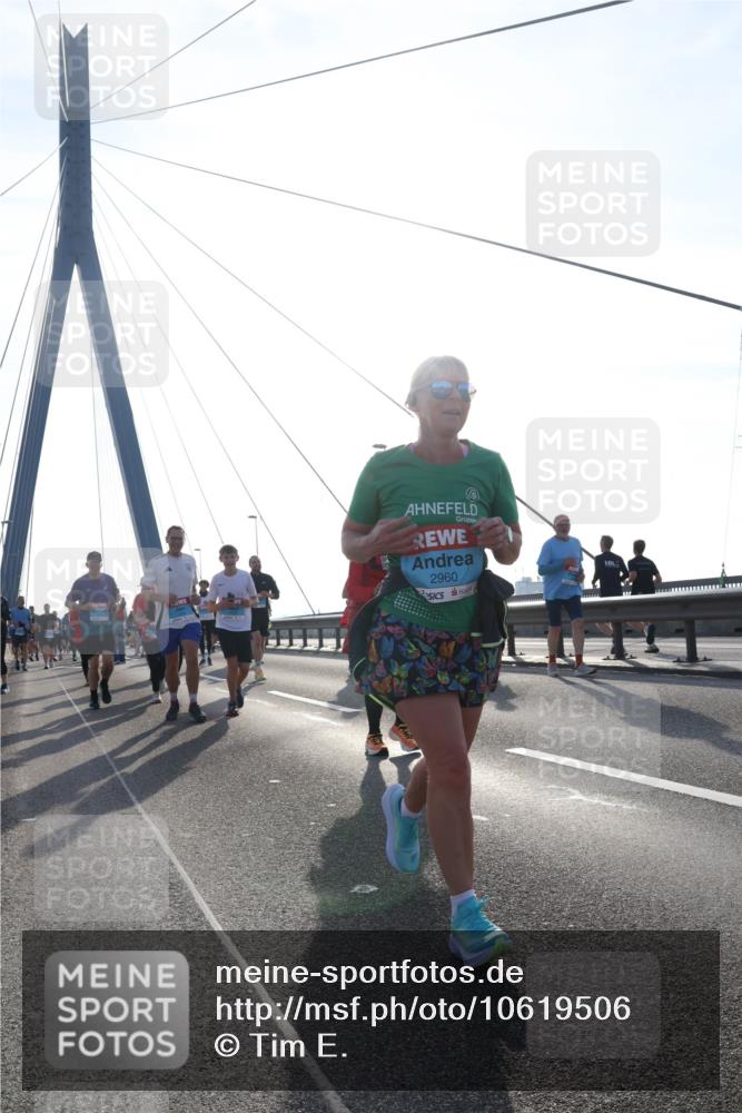 03.10.2026 - Köhlbrandbrückenlauf Tim E. http://msf.ph/oto/10619506 03.10.2026 09:37:46 Position 1 2960 meine-sportfotos.de