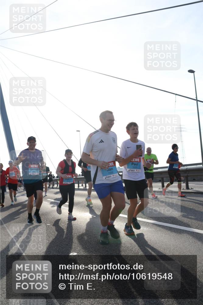 03.10.2026 - Köhlbrandbrückenlauf Tim E. http://msf.ph/oto/10619548 03.10.2026 09:37:49 Position 1 1032, 1033 meine-sportfotos.de