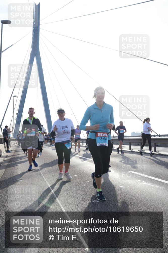 03.10.2026 - Köhlbrandbrückenlauf Tim E. http://msf.ph/oto/10619650 03.10.2026 09:37:59 Position 1 1107 meine-sportfotos.de
