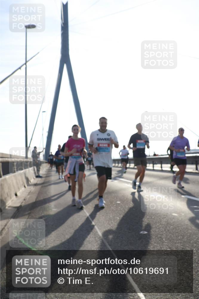 03.10.2026 - Köhlbrandbrückenlauf Tim E. http://msf.ph/oto/10619691 03.10.2026 09:38:01 Position 1  meine-sportfotos.de