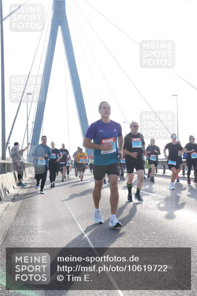 03.10.2026 - Köhlbrandbrückenlauf Tim E. http://msf.ph/oto/10619722 03.10.2026 09:38:04 Position 1  meine-sportfotos.de