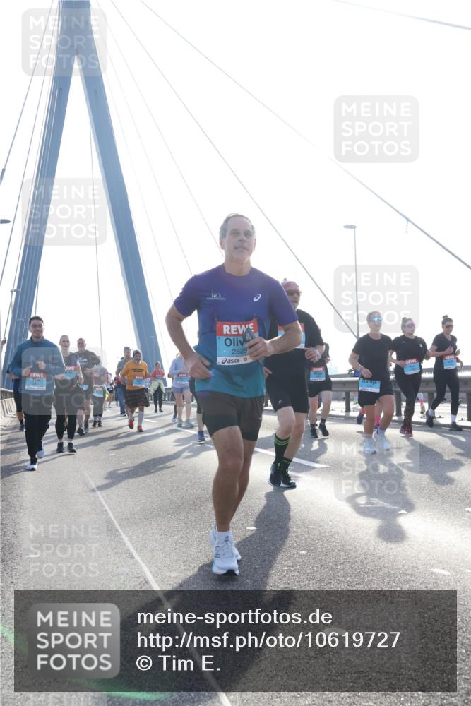 03.10.2026 - Köhlbrandbrückenlauf Tim E. http://msf.ph/oto/10619727 03.10.2026 09:38:05 Position 1 2625 meine-sportfotos.de