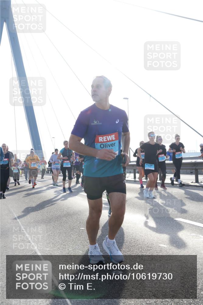 03.10.2026 - Köhlbrandbrückenlauf Tim E. http://msf.ph/oto/10619730 03.10.2026 09:38:05 Position 1  meine-sportfotos.de