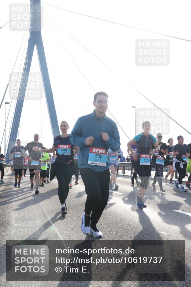 03.10.2026 - Köhlbrandbrückenlauf Tim E. http://msf.ph/oto/10619737 03.10.2026 09:38:07 Position 1 3582, 3219 meine-sportfotos.de