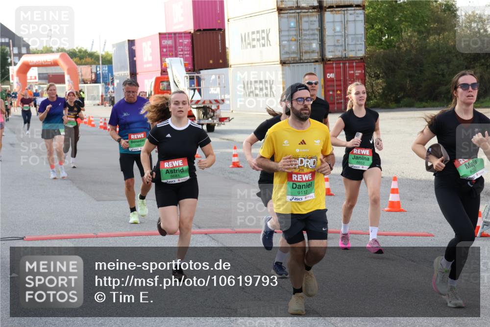 03.10.2026 - Köhlbrandbrückenlauf Tim E. http://msf.ph/oto/10619793 03.10.2026 16:23:09 Ziel 7481, 7576, 8562, 8625, 8681, 8698, 8759, 8769, 8792, 8838, 8853, 8854, 9112, 9287, 9582, 9681 meine-sportfotos.de