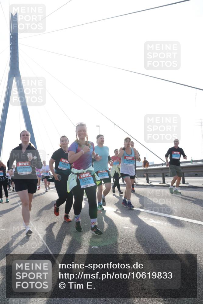 03.10.2026 - Köhlbrandbrückenlauf Tim E. http://msf.ph/oto/10619833 03.10.2026 09:38:13 Position 1 3510, 3194, 1106 meine-sportfotos.de
