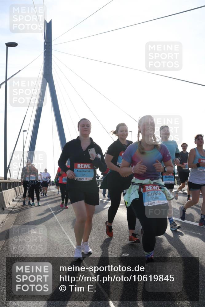 03.10.2026 - Köhlbrandbrückenlauf Tim E. http://msf.ph/oto/10619845 03.10.2026 09:38:13 Position 1 3510, 1106, 3518 meine-sportfotos.de
