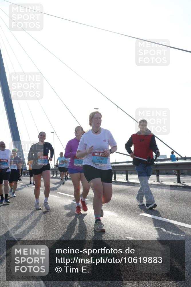 03.10.2026 - Köhlbrandbrückenlauf Tim E. http://msf.ph/oto/10619883 03.10.2026 09:38:17 Position 1 3749, 3228 meine-sportfotos.de