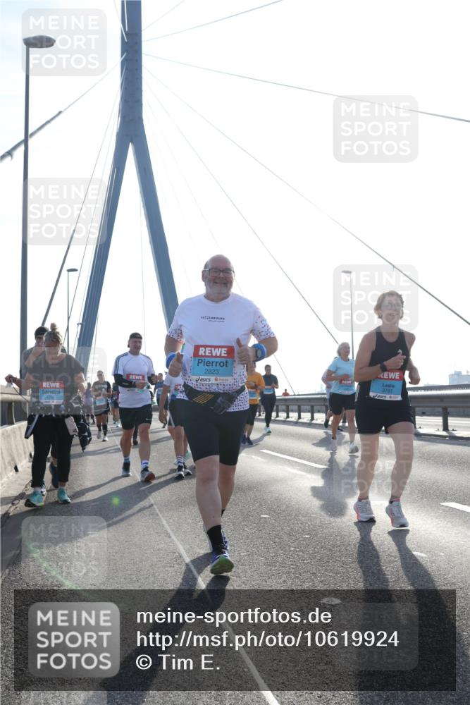 03.10.2026 - Köhlbrandbrückenlauf Tim E. http://msf.ph/oto/10619924 03.10.2026 09:38:19 Position 1 2823, 3781 meine-sportfotos.de