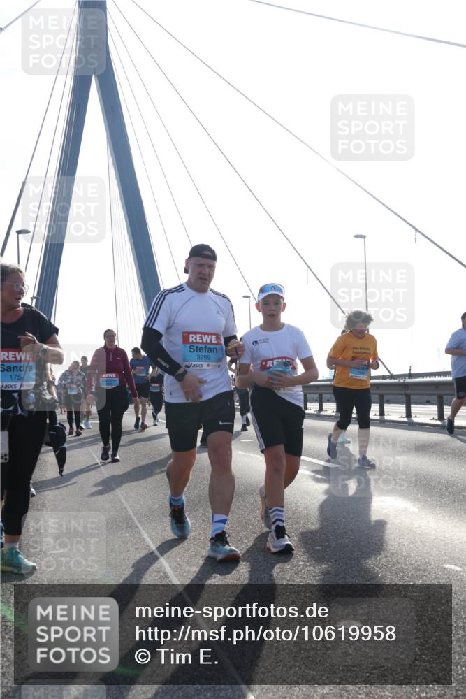 03.10.2026 - Köhlbrandbrückenlauf Tim E. http://msf.ph/oto/10619958 03.10.2026 09:38:21 Position 1 1752, 3299 meine-sportfotos.de