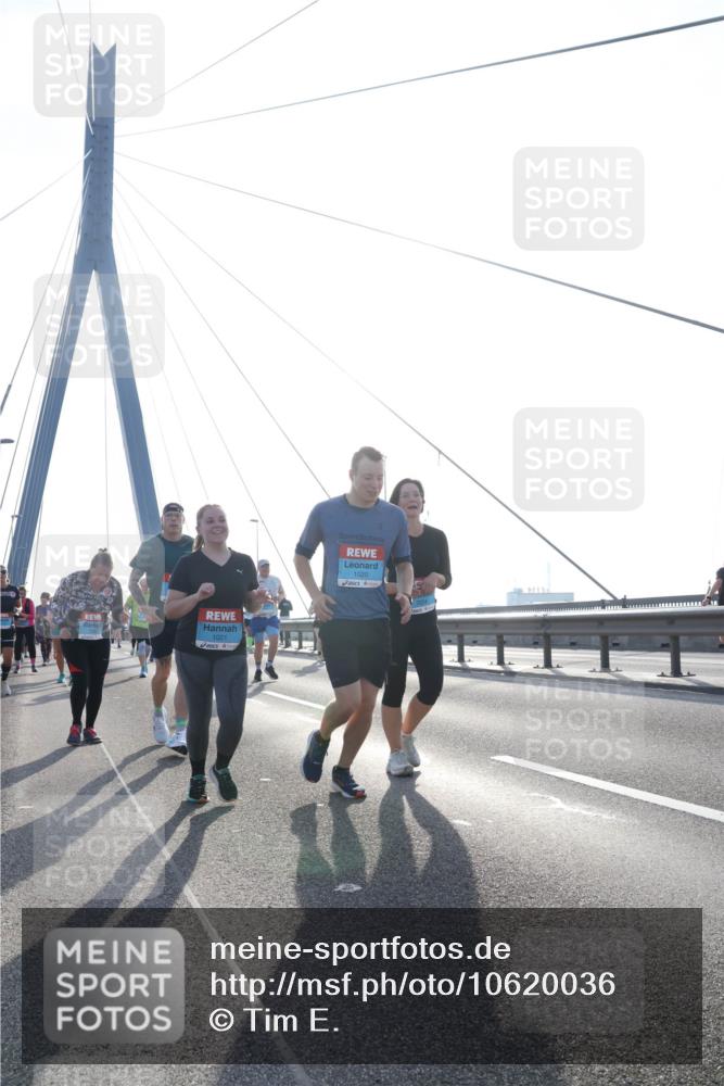 03.10.2026 - Köhlbrandbrückenlauf Tim E. http://msf.ph/oto/10620036 03.10.2026 09:38:28 Position 1 1021, 1020 meine-sportfotos.de