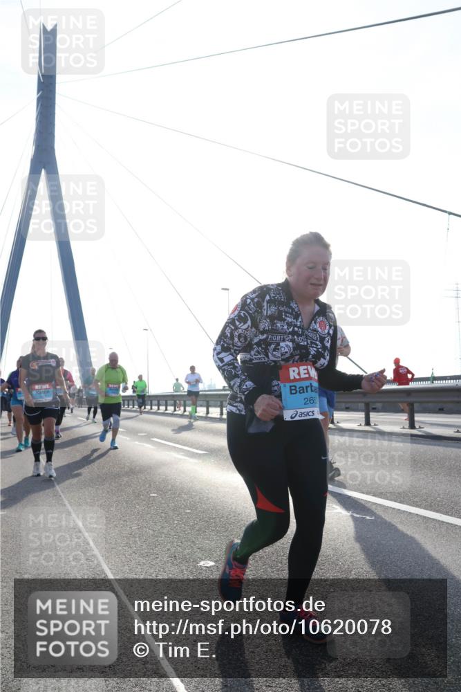 03.10.2026 - Köhlbrandbrückenlauf Tim E. http://msf.ph/oto/10620078 03.10.2026 09:38:30 Position 1 265 meine-sportfotos.de