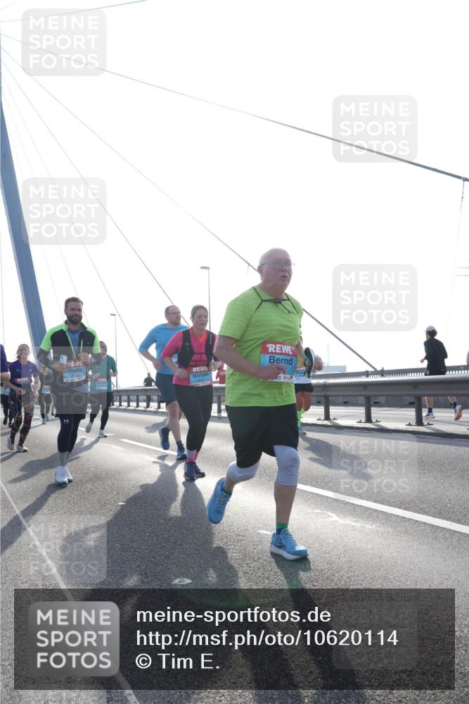 03.10.2026 - Köhlbrandbrückenlauf Tim E. http://msf.ph/oto/10620114 03.10.2026 09:38:33 Position 1  meine-sportfotos.de