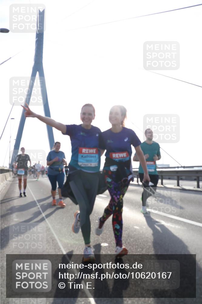 03.10.2026 - Köhlbrandbrückenlauf Tim E. http://msf.ph/oto/10620167 03.10.2026 09:38:37 Position 1  meine-sportfotos.de