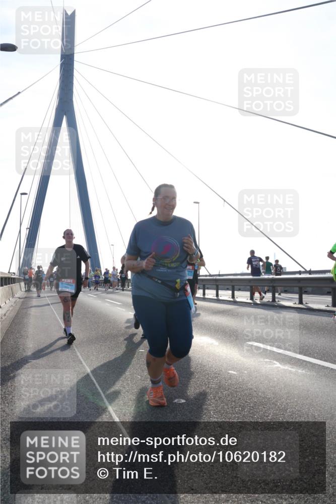 03.10.2026 - Köhlbrandbrückenlauf Tim E. http://msf.ph/oto/10620182 03.10.2026 09:38:38 Position 1  meine-sportfotos.de