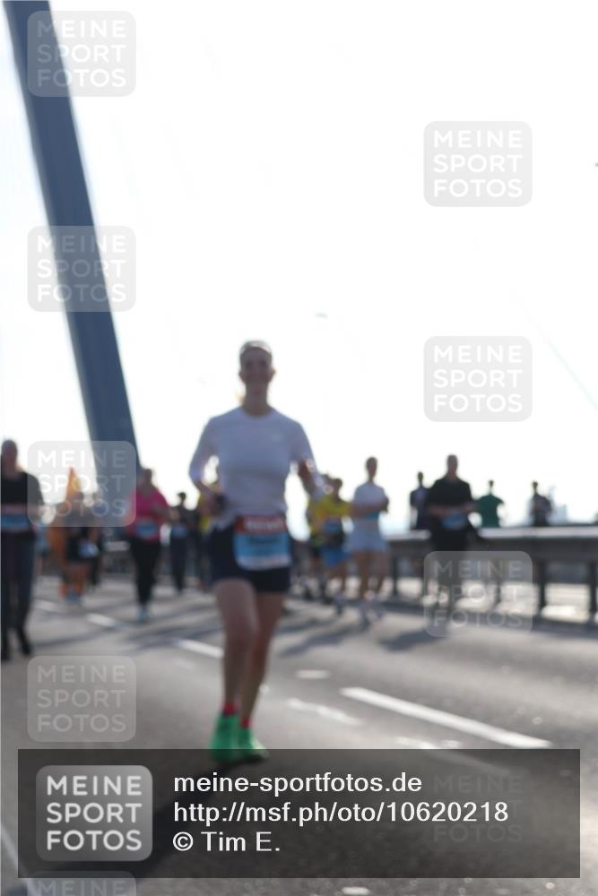 03.10.2026 - Köhlbrandbrückenlauf Tim E. http://msf.ph/oto/10620218 03.10.2026 09:38:42 Position 1  meine-sportfotos.de