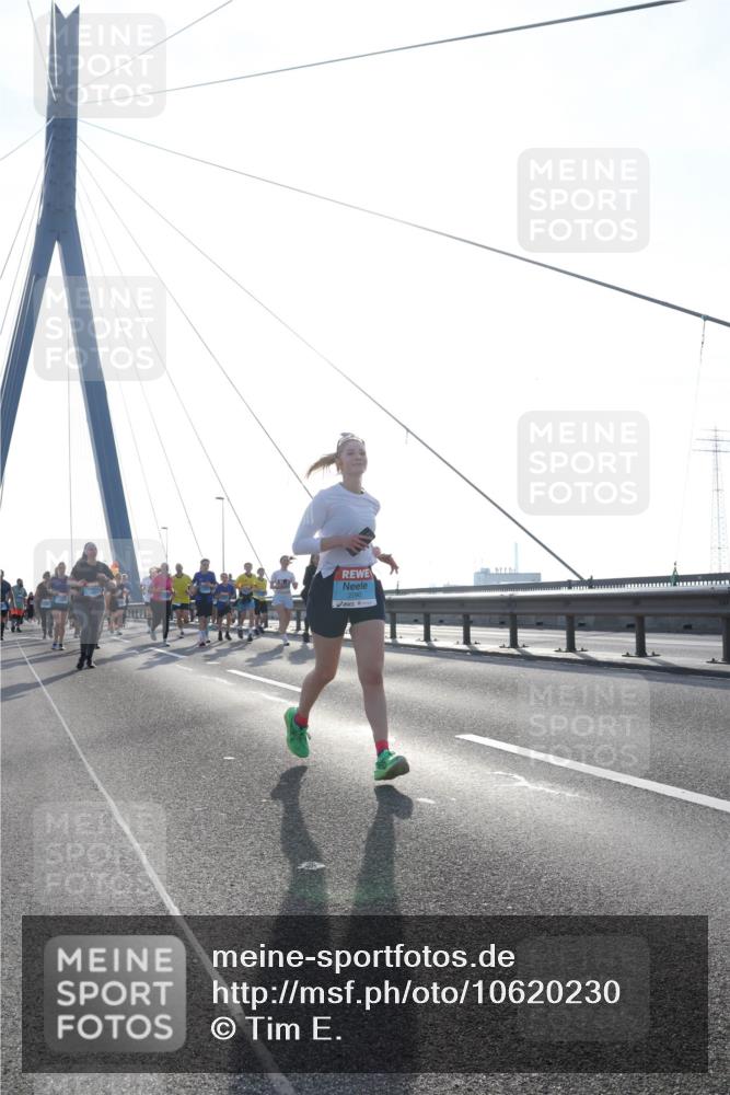 03.10.2026 - Köhlbrandbrückenlauf Tim E. http://msf.ph/oto/10620230 03.10.2026 09:38:43 Position 1  meine-sportfotos.de
