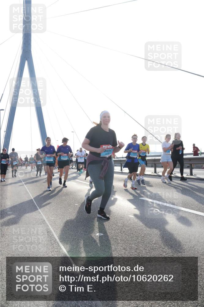 03.10.2026 - Köhlbrandbrückenlauf Tim E. http://msf.ph/oto/10620262 03.10.2026 09:38:47 Position 1 3476 meine-sportfotos.de