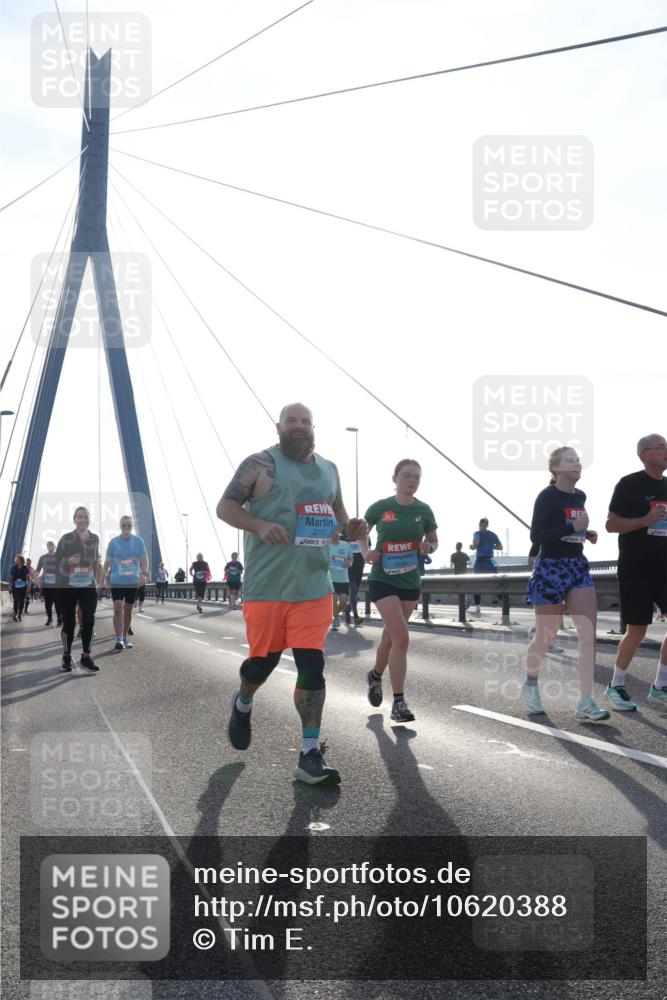 03.10.2026 - Köhlbrandbrückenlauf Tim E. http://msf.ph/oto/10620388 03.10.2026 09:38:57 Position 1 2757 meine-sportfotos.de