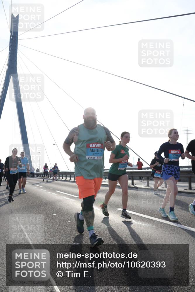 03.10.2026 - Köhlbrandbrückenlauf Tim E. http://msf.ph/oto/10620393 03.10.2026 09:38:57 Position 1 2757 meine-sportfotos.de