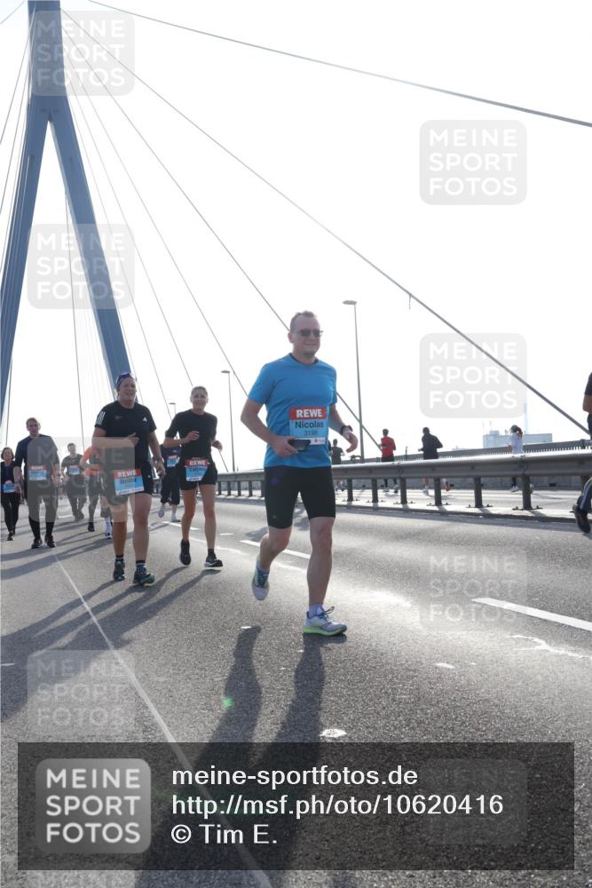 03.10.2026 - Köhlbrandbrückenlauf Tim E. http://msf.ph/oto/10620416 03.10.2026 09:39:00 Position 1 3198 meine-sportfotos.de