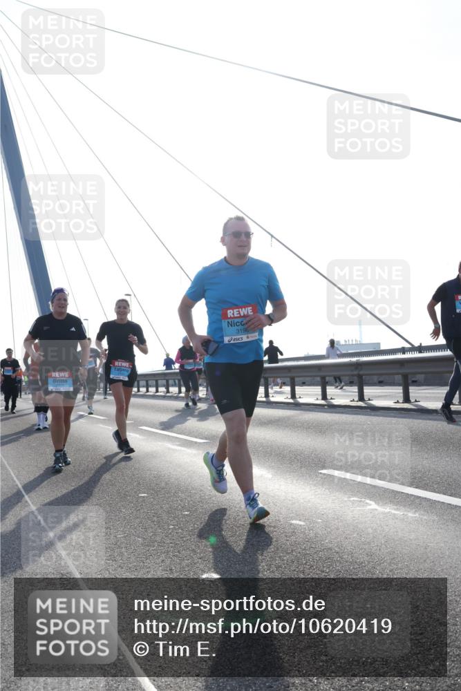 03.10.2026 - Köhlbrandbrückenlauf Tim E. http://msf.ph/oto/10620419 03.10.2026 09:39:00 Position 1 3196 meine-sportfotos.de