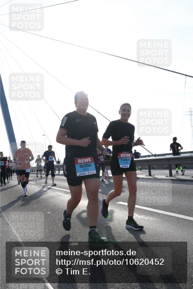 03.10.2026 - Köhlbrandbrückenlauf Tim E. http://msf.ph/oto/10620452 03.10.2026 09:39:02 Position 1 2825, 1103 meine-sportfotos.de