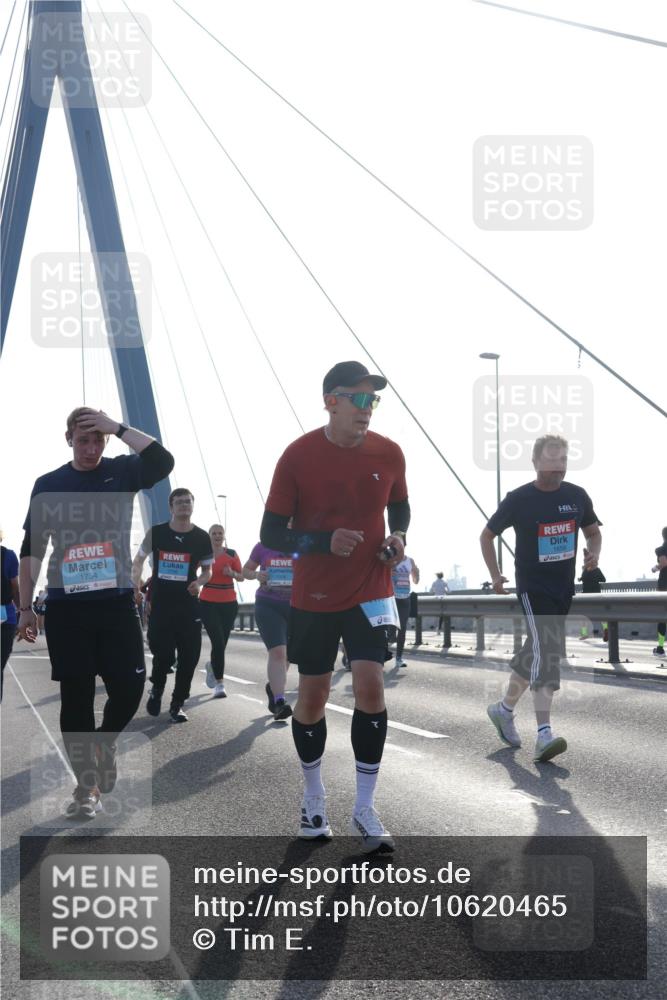 03.10.2026 - Köhlbrandbrückenlauf Tim E. http://msf.ph/oto/10620465 03.10.2026 09:39:04 Position 1 1754, 1659 meine-sportfotos.de
