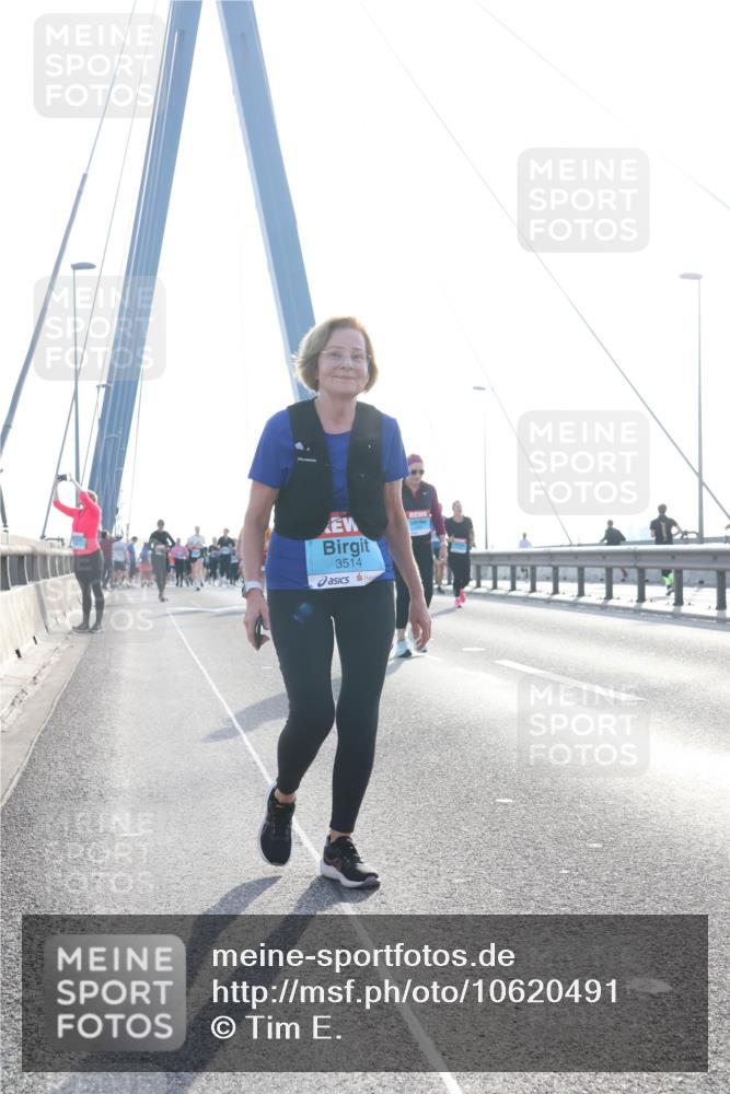 03.10.2026 - Köhlbrandbrückenlauf Tim E. http://msf.ph/oto/10620491 03.10.2026 09:39:07 Position 1 3514 meine-sportfotos.de