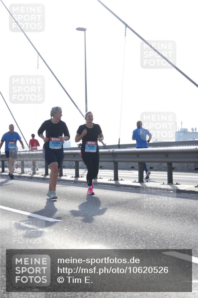 03.10.2026 - Köhlbrandbrückenlauf Tim E. http://msf.ph/oto/10620526 03.10.2026 09:39:11 Position 1  meine-sportfotos.de