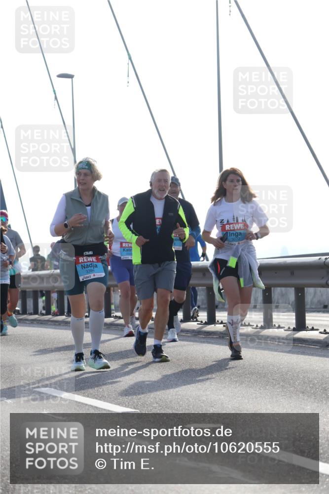 03.10.2026 - Köhlbrandbrückenlauf Tim E. http://msf.ph/oto/10620555 03.10.2026 09:39:17 Position 1 3394, 3072 meine-sportfotos.de