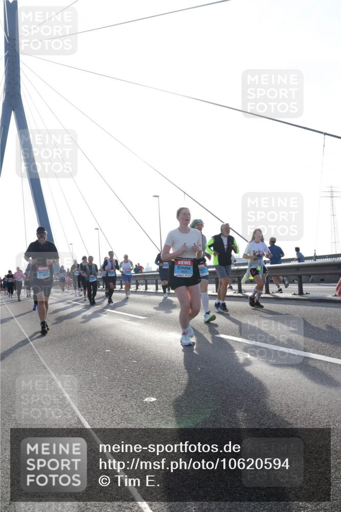 03.10.2026 - Köhlbrandbrückenlauf Tim E. http://msf.ph/oto/10620594 03.10.2026 09:39:22 Position 1  meine-sportfotos.de