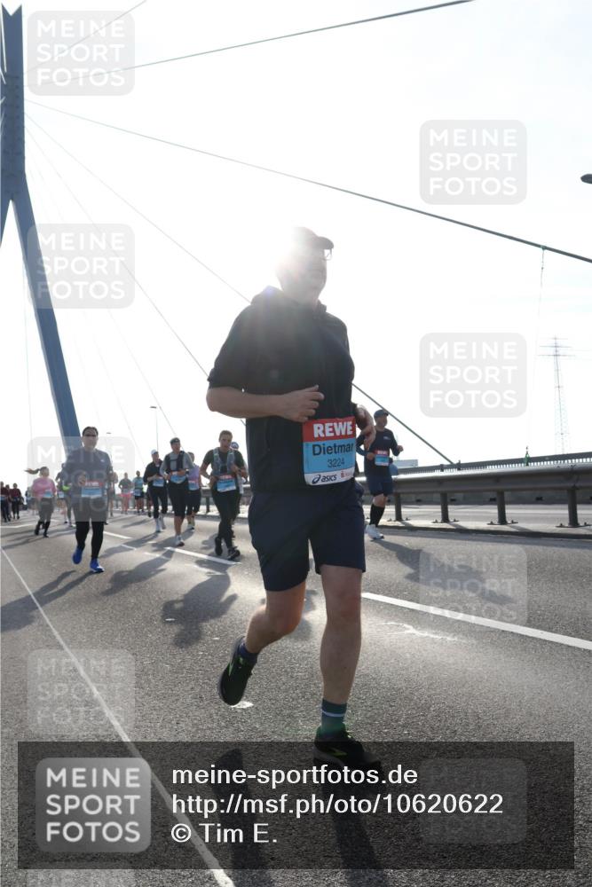 03.10.2026 - Köhlbrandbrückenlauf Tim E. http://msf.ph/oto/10620622 03.10.2026 09:39:24 Position 1 3224 meine-sportfotos.de