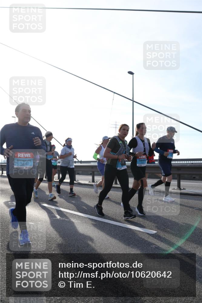 03.10.2026 - Köhlbrandbrückenlauf Tim E. http://msf.ph/oto/10620642 03.10.2026 09:39:27 Position 1 3243, 1432 meine-sportfotos.de