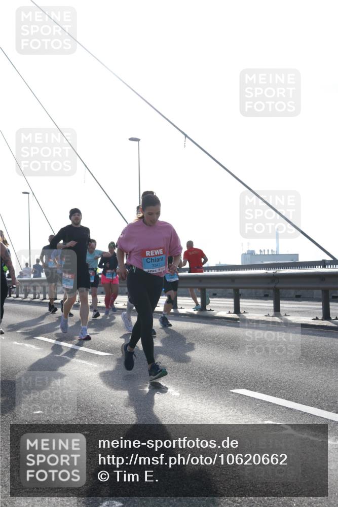 03.10.2026 - Köhlbrandbrückenlauf Tim E. http://msf.ph/oto/10620662 03.10.2026 09:39:30 Position 1 3341 meine-sportfotos.de