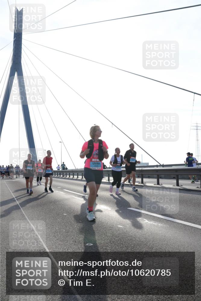 03.10.2026 - Köhlbrandbrückenlauf Tim E. http://msf.ph/oto/10620785 03.10.2026 09:39:41 Position 1 3346 meine-sportfotos.de