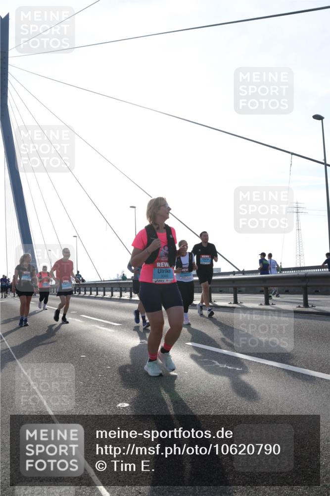 03.10.2026 - Köhlbrandbrückenlauf Tim E. http://msf.ph/oto/10620790 03.10.2026 09:39:41 Position 1 3346 meine-sportfotos.de