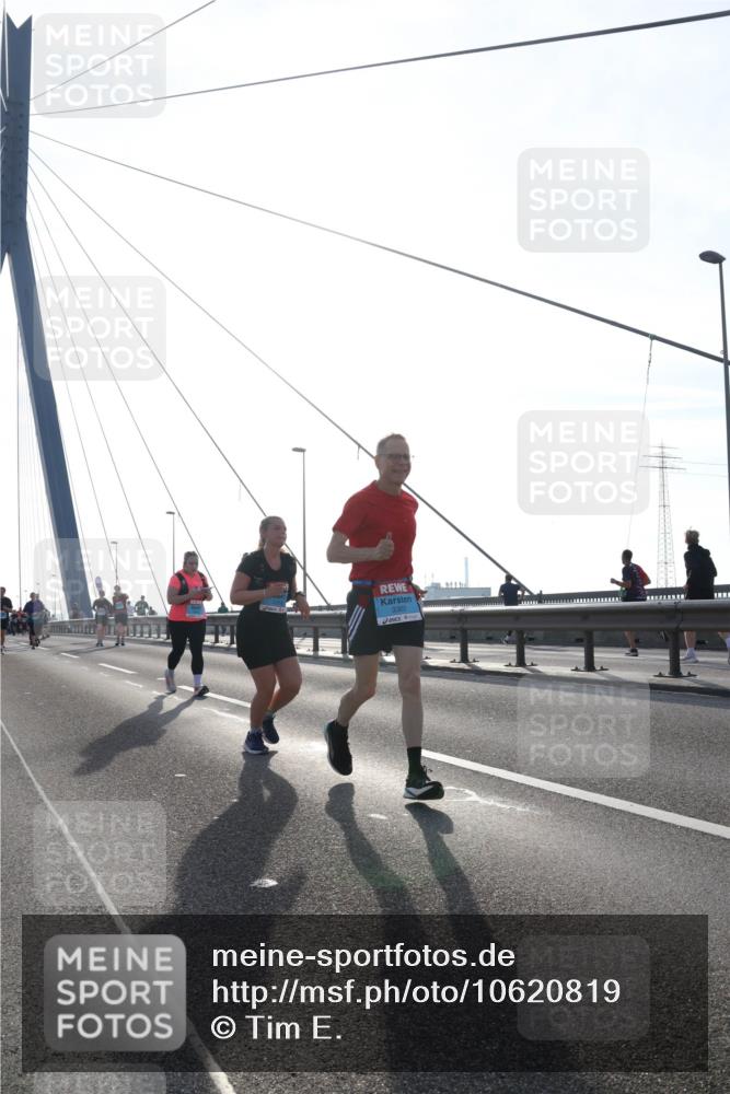 03.10.2026 - Köhlbrandbrückenlauf Tim E. http://msf.ph/oto/10620819 03.10.2026 09:39:44 Position 1 3303 meine-sportfotos.de